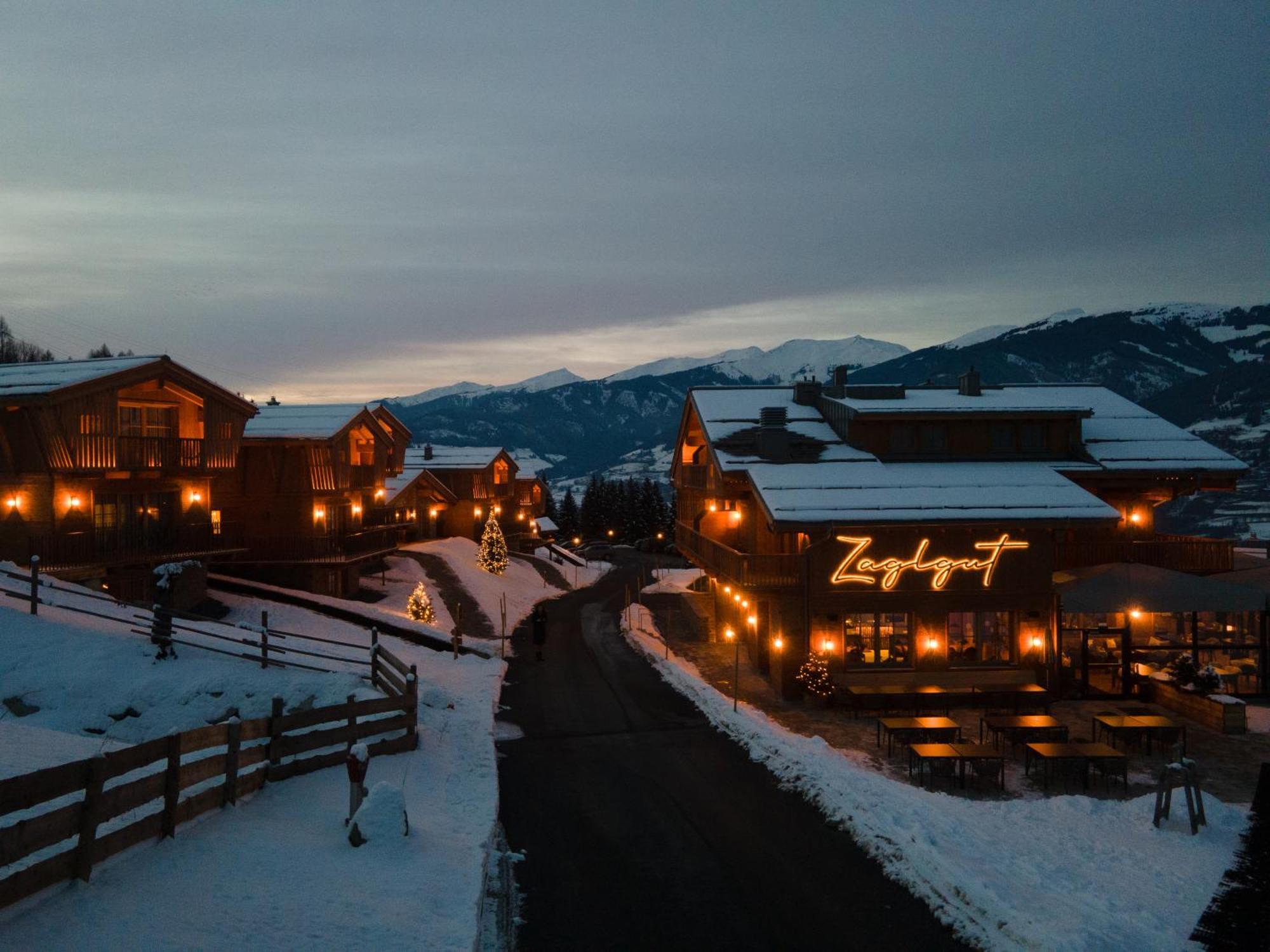 Zaglgut Hotel-Chalets Wellness & Views With Summer Card Included كابرون المظهر الخارجي الصورة
